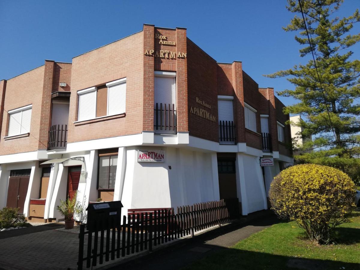 Roxanna Apartman Gyula Buitenkant foto