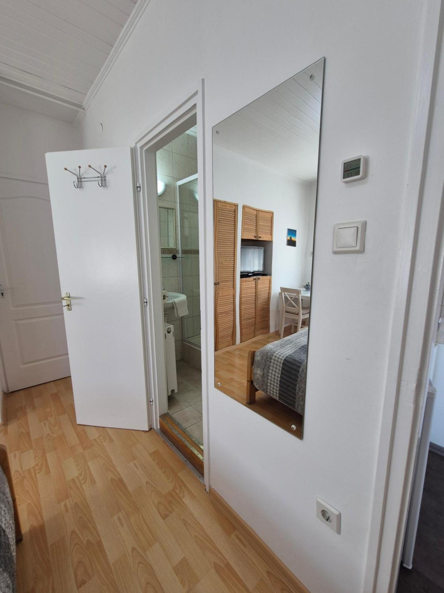Roxanna Apartman Gyula Buitenkant foto