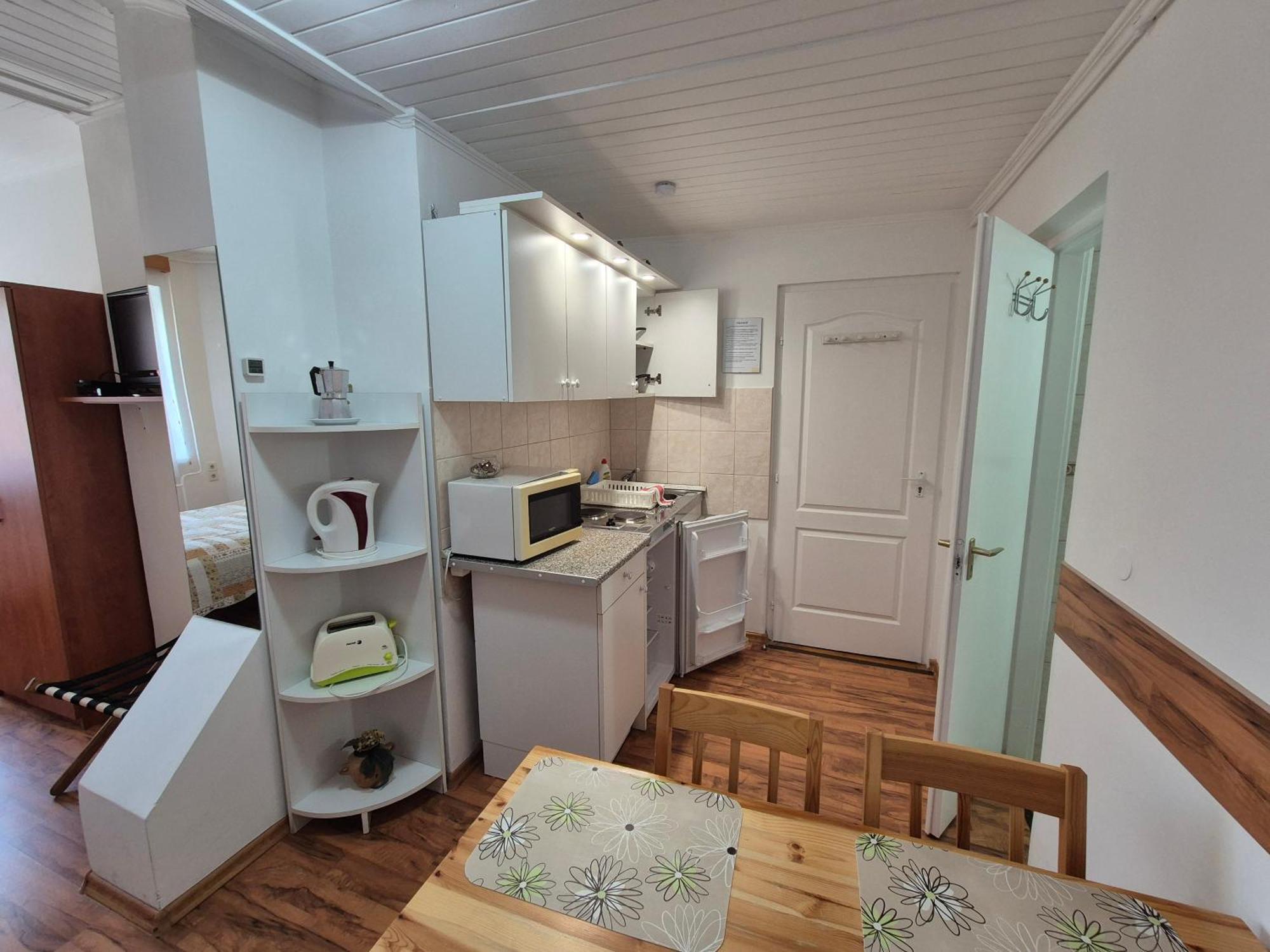 Roxanna Apartman Gyula Buitenkant foto