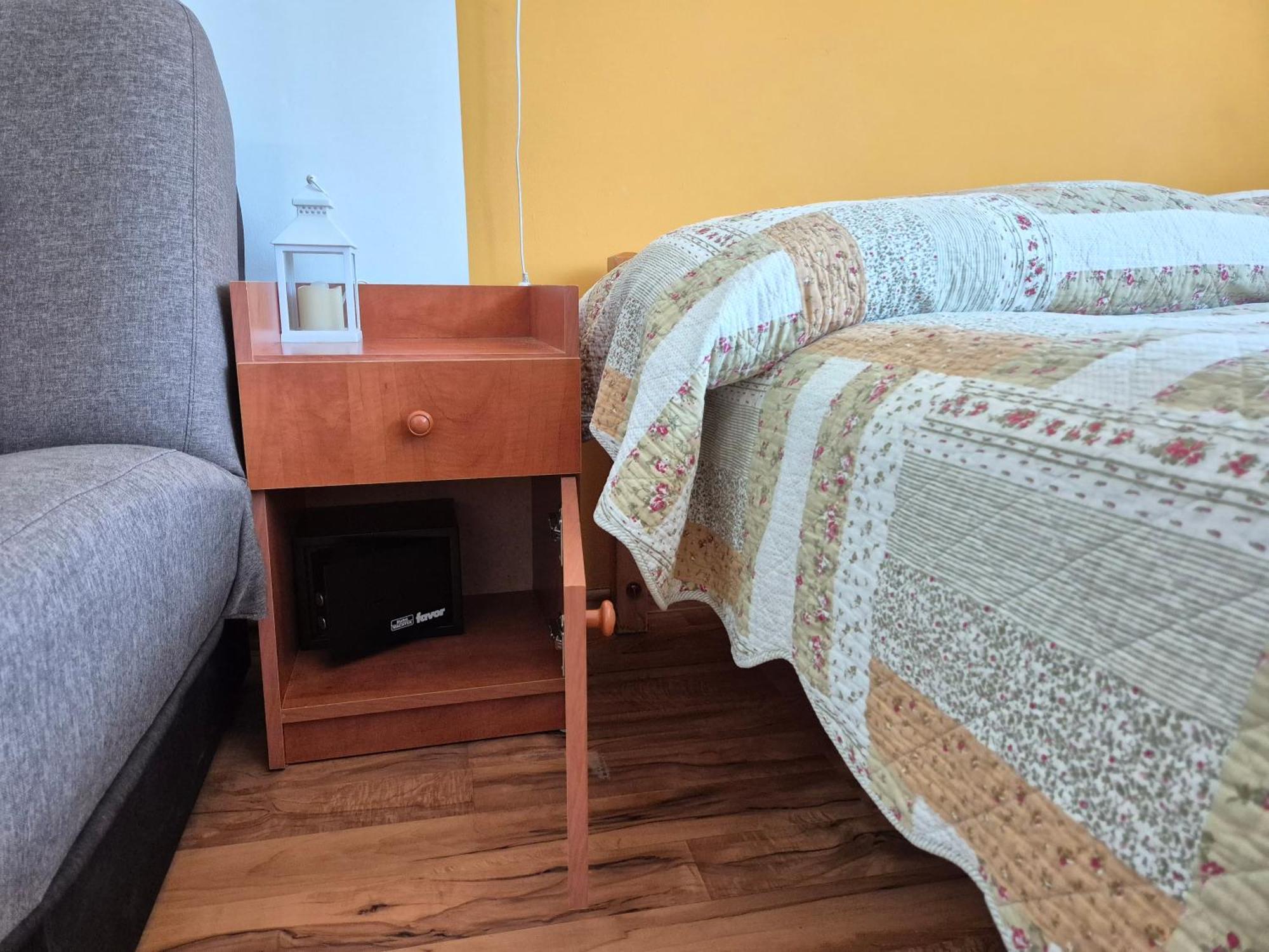 Roxanna Apartman Gyula Buitenkant foto