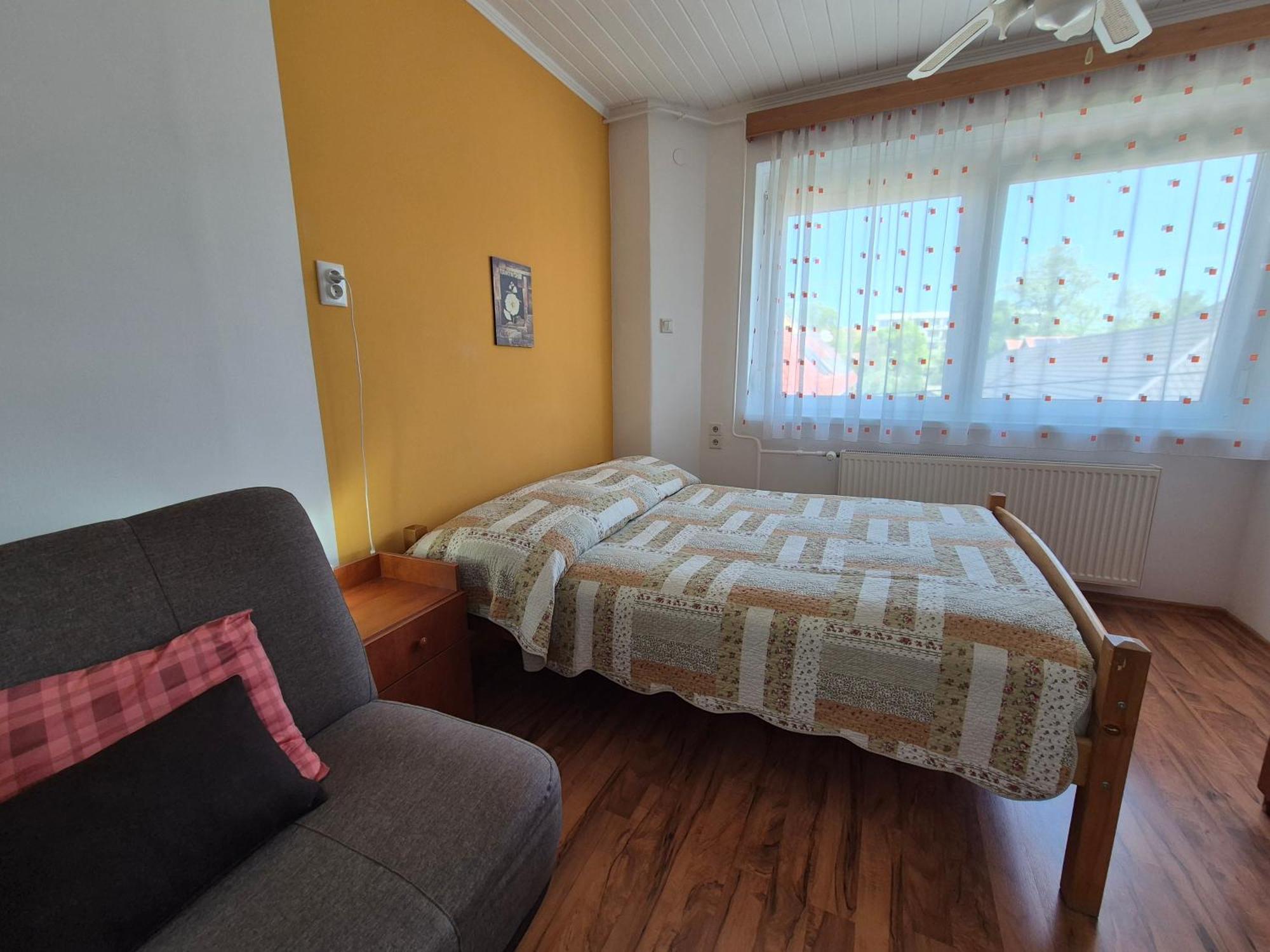 Roxanna Apartman Gyula Buitenkant foto